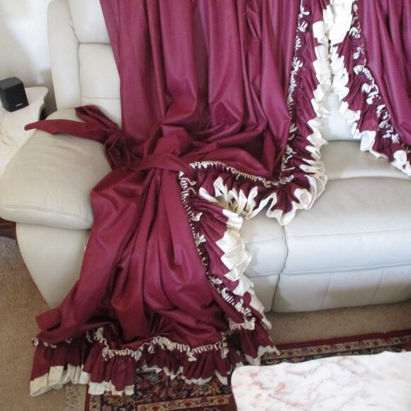 Handmade Dorothy's Double Ruffled Shower Curtain / PLEASE MAKE AN OFFER!! - Picture 2 of 3